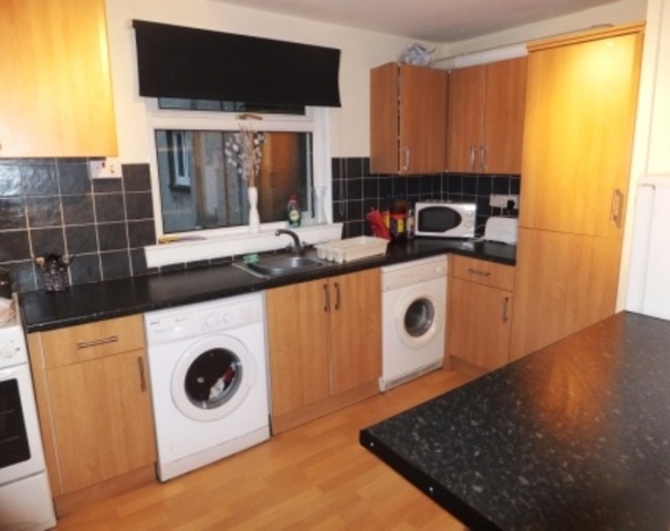 Image of 2 Bedroom Flat to rent at Kincardine Fife Fife, FK10 4PE