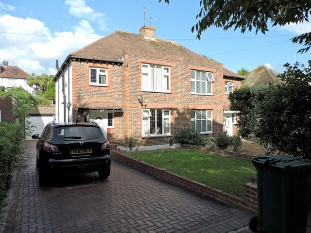  Image of 3 Bedroom Detached to rent at Hove, BN3 6BD