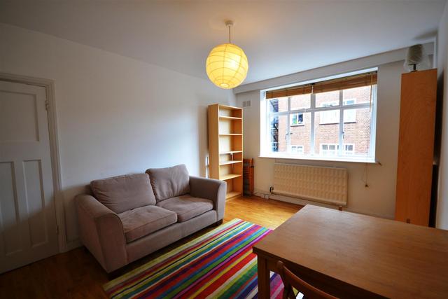  Image of 2 Bedroom Property to rent at Stroud Green, N4 4EP
