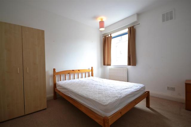  Image of 2 Bedroom Property to rent at Stroud Green, N4 4EP