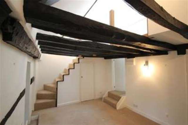  Image of 2 Bedroom Flat to rent at Haslemere, GU27 2HR