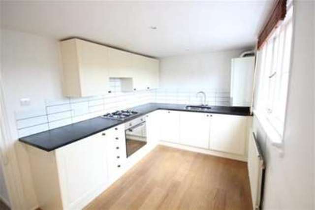  Image of 2 Bedroom Flat to rent at Haslemere, GU27 2HR
