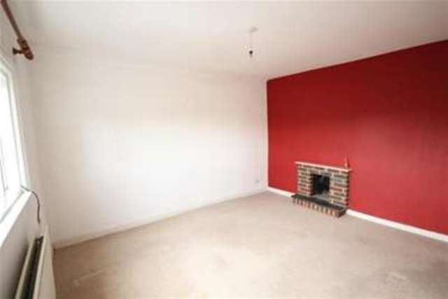  Image of 2 Bedroom Flat to rent at Haslemere, GU27 2HR