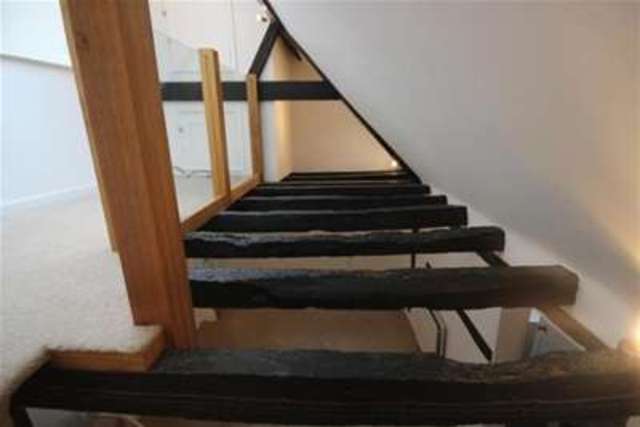  Image of 2 Bedroom Flat to rent at Haslemere, GU27 2HR