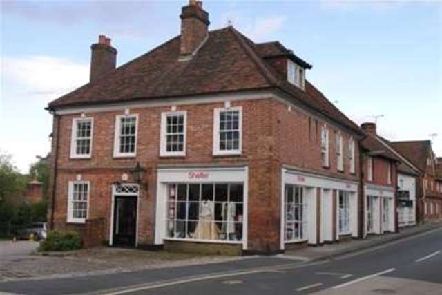  Image of 2 Bedroom Flat to rent at Haslemere, GU27 2HR