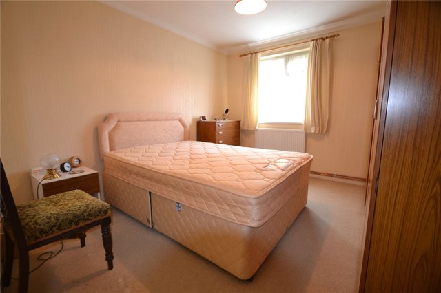  Image of 3 Bedroom Semi-Detached for sale at Bracknell Berkshire Easthampstead, RG12 0TB