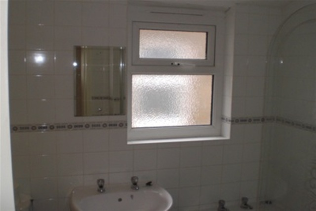  Image of 3 Bedroom Terraced to rent at Ramsgate, CT11 7ER