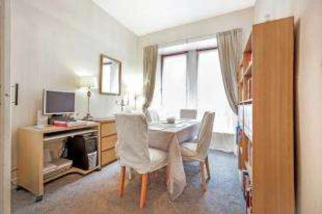  Image of 3 Bedroom Terraced for sale at Greenock Inverclyde Greenock, PA15 4AL