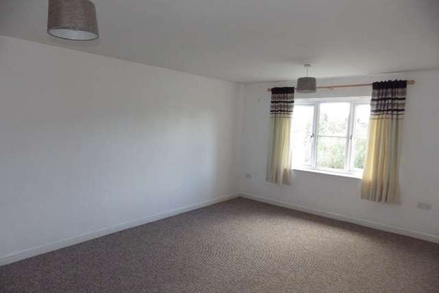  Image of 2 Bedroom Flat to rent at Kings Heath  Exeter, EX2 7TN