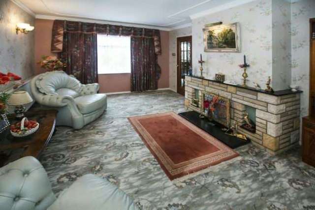  Image of 3 Bedroom Detached for sale at Mansfield Road  Reading, RG1 6AL