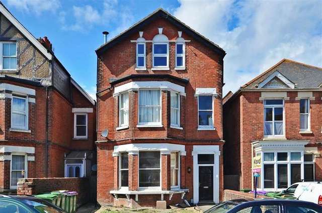  Image of 2 Bedroom Flat for sale at Folkestone Kent Folkestone, CT20 2JR