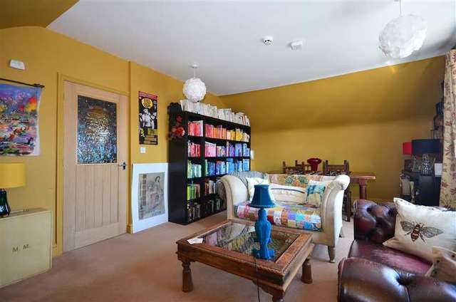  Image of 2 Bedroom Flat for sale at Folkestone Kent Folkestone, CT20 2JR
