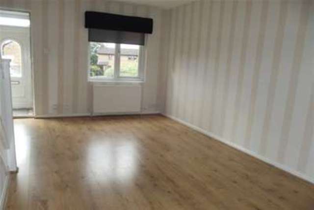  Image of 2 Bedroom Detached to rent at Glasgow, G69 6TG