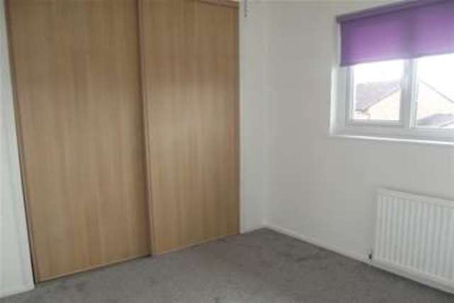  Image of 2 Bedroom Detached to rent at Glasgow, G69 6TG