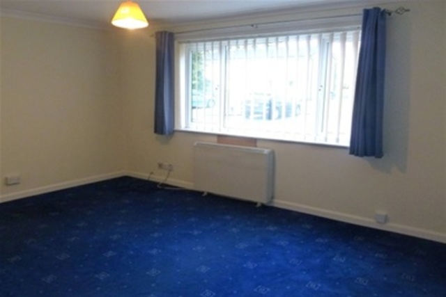  Image of 1 Bedroom Flat to rent at Sheffield, S8 8HF