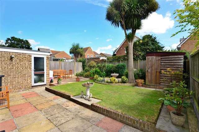  Image of 5 Bedroom Detached for sale at Cliffsend Ramsgate Ramsgate, CT12 5LE