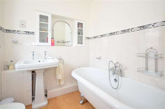  Image of 5 Bedroom Detached for sale at Cliffsend Ramsgate Ramsgate, CT12 5LE