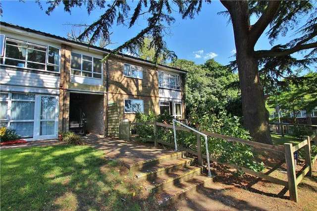  Image of 2 Bedroom Apartment for sale at Horsell Surrey Horsell, GU21 4QN