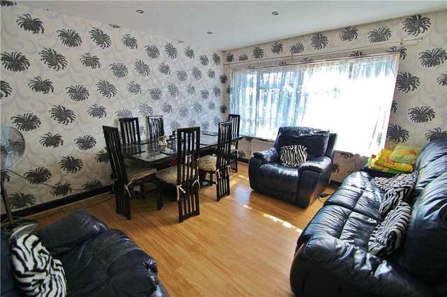  Image of 2 Bedroom Apartment for sale at Horsell Surrey Horsell, GU21 4QN