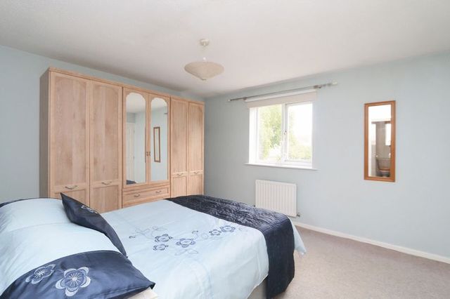  Image of 2 Bedroom Semi-Detached for sale at Pilots Way  Hull, HU9 1PS
