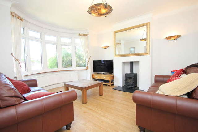  Image of 4 Bedroom Semi-Detached for sale at Surbiton Surrey, KT5 8LH