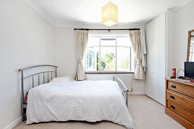  Image of 4 Bedroom Semi-Detached for sale at Surbiton Surrey, KT5 8LH