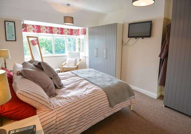  Image of 3 Bedroom Semi-Detached for sale at Pitcairn Road  Smethwick, B67 5NF