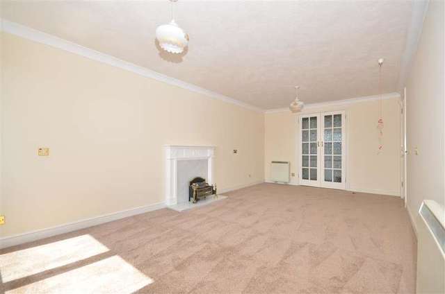  Image of 2 Bedroom Flat for sale at Arundel West Sussex Arundel, BN18 9NZ
