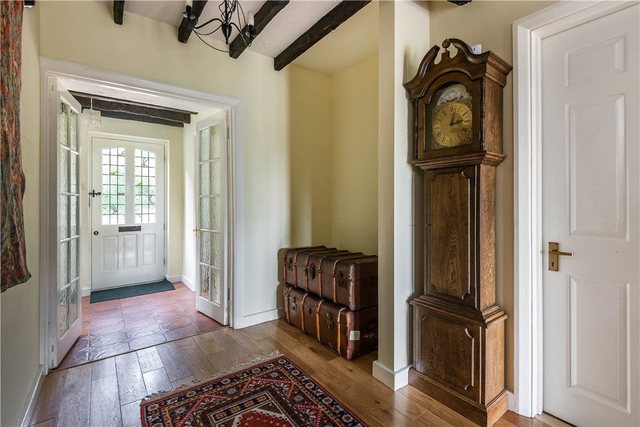  Image of 5 Bedroom Semi-Detached for sale at Chobham Road Ottershaw Ottershaw, KT16 0QD