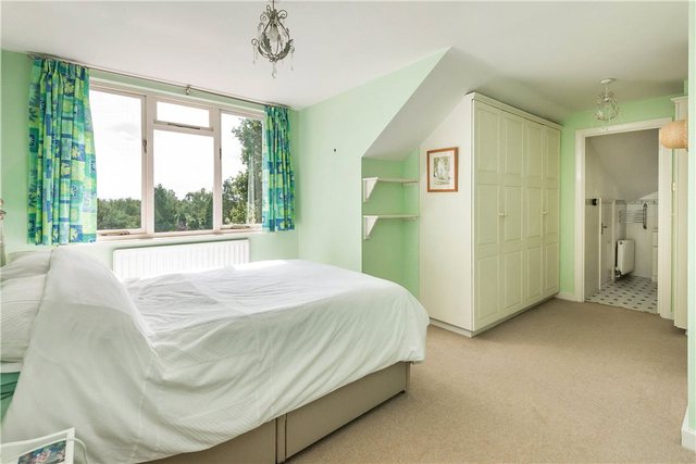  Image of 5 Bedroom Semi-Detached for sale at Chobham Road Ottershaw Ottershaw, KT16 0QD