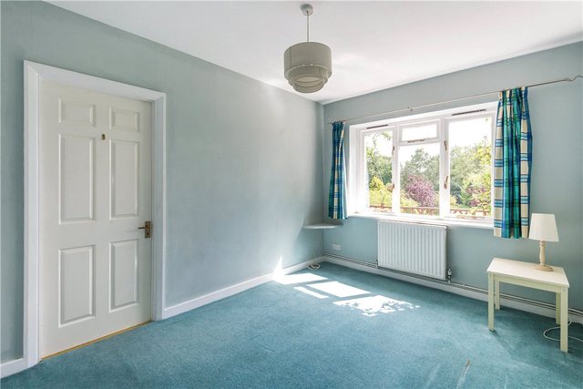  Image of 5 Bedroom Semi-Detached for sale at Chobham Road Ottershaw Ottershaw, KT16 0QD