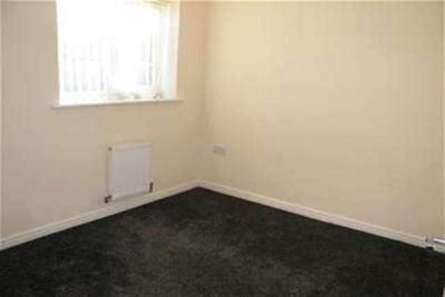  Image of 3 Bedroom Detached to rent at Newcastle, ST5 2GE