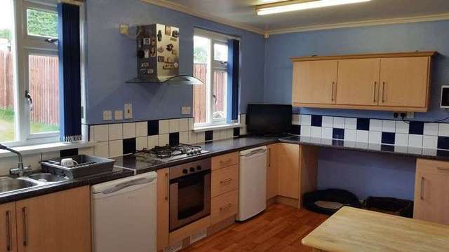  Image of 4 Bedroom Terraced for sale at Reevy Crescent  Bradford, BD6 2BS