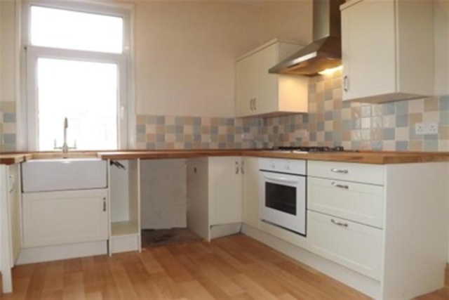  Image of 3 Bedroom Detached to rent at Plymouth, PL2 2DE