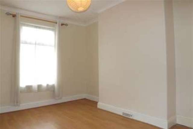  Image of 3 Bedroom Detached to rent at Plymouth, PL2 2DE