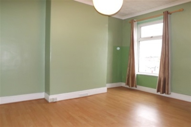  Image of 3 Bedroom Detached to rent at Plymouth, PL2 2DE