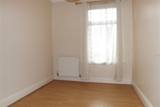  Image of 3 Bedroom Detached to rent at Plymouth, PL2 2DE