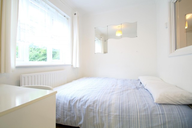  Image of 1 Bedroom Detached to rent at Croydon, CR0 1HH