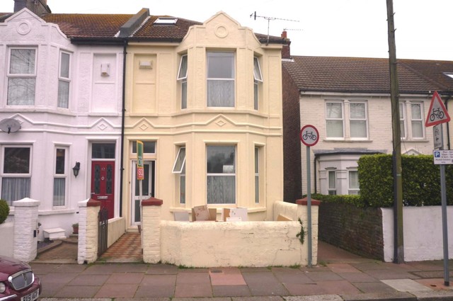  Image of 3 Bedroom End of Terrace to rent at Worthing, BN11 1DS