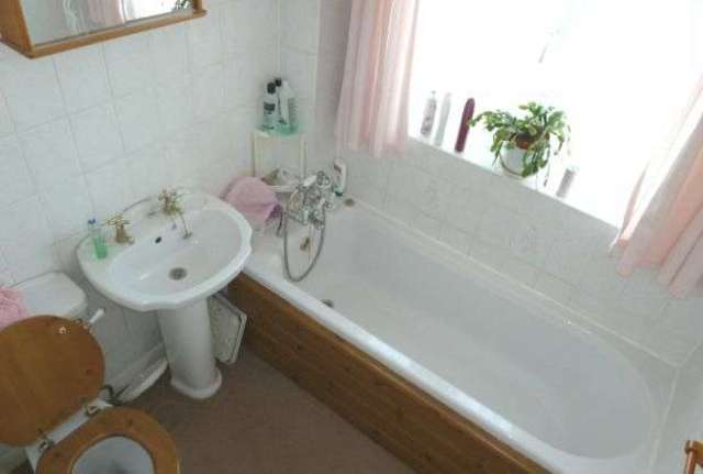  Image of 3 Bedroom End of Terrace for sale at Taplow, SL6 0LT