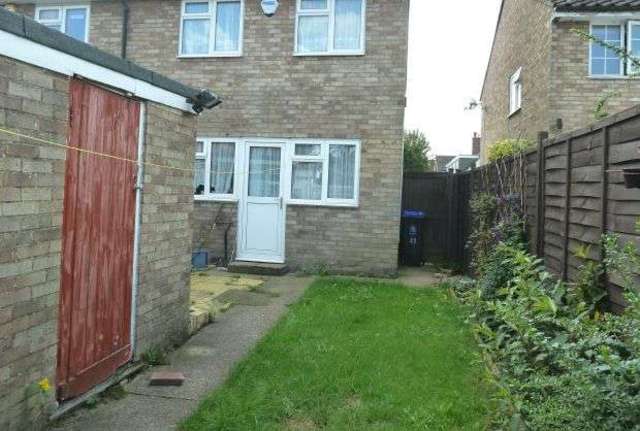  Image of 3 Bedroom End of Terrace for sale at Taplow, SL6 0LT