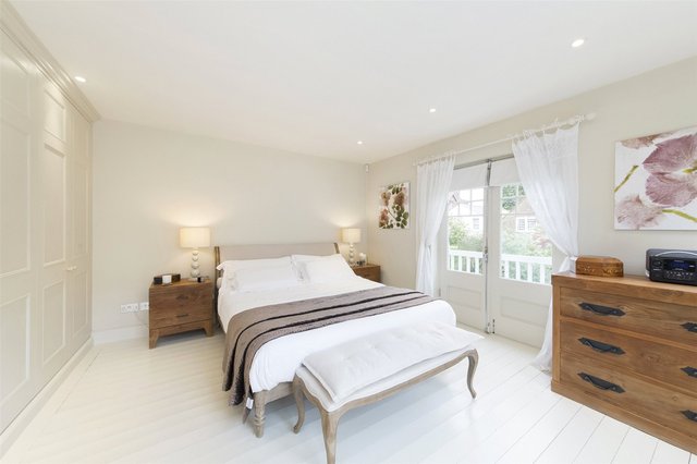  Image of 5 Bedroom Detached for sale at London  Turnham Green, W4 1HT