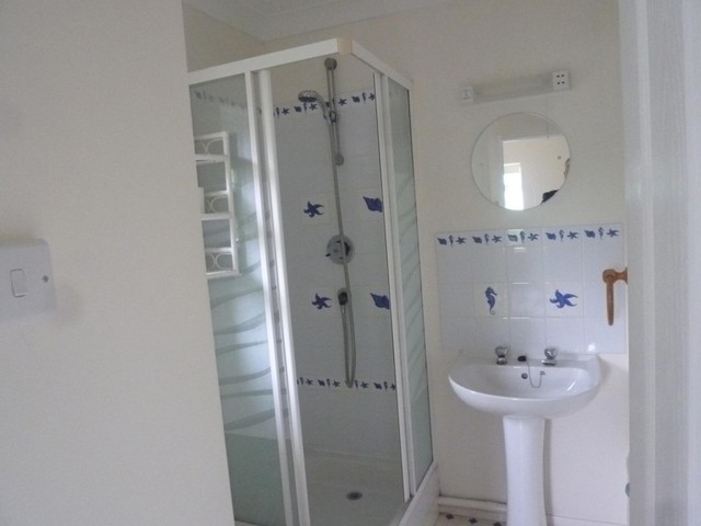  Image of 4 Bedroom Detached to rent at Craigweil  Bognor Regis, PO21 4DT
