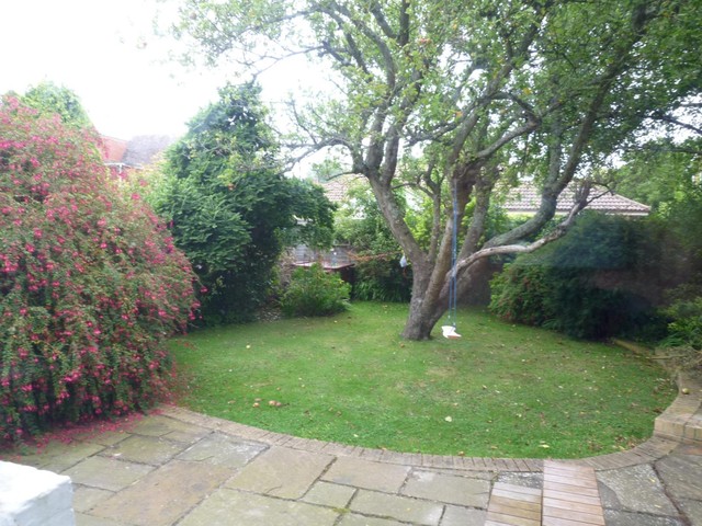  Image of 4 Bedroom Detached to rent at Craigweil  Bognor Regis, PO21 4DT