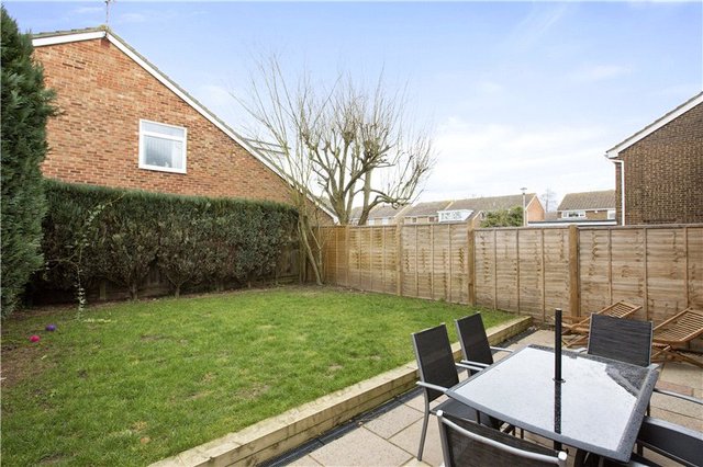  Image of 4 Bedroom Detached to rent at Maidenhead Berkshire Holyport, SL6 2YT