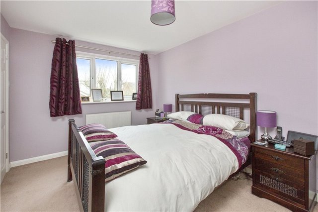  Image of 4 Bedroom Detached to rent at Maidenhead Berkshire Holyport, SL6 2YT