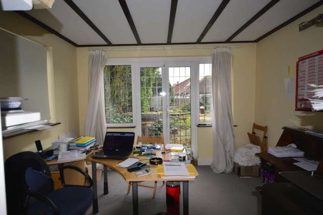  Image of 5 Bedroom Detached for sale at Upton Road  Bexleyheath, DA6 8LX