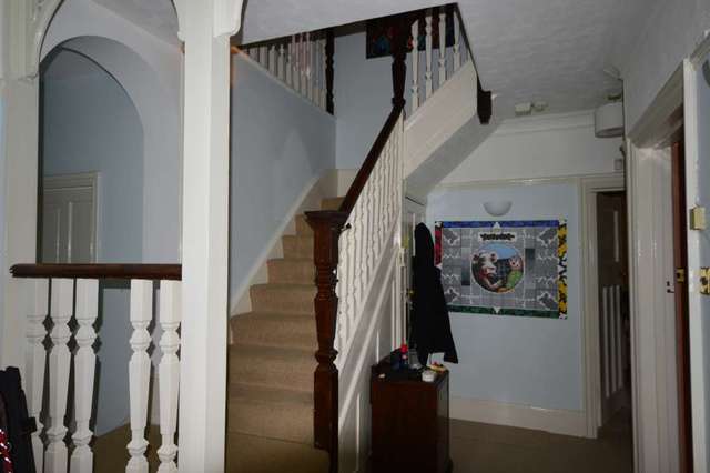  Image of 5 Bedroom Detached for sale at Upton Road  Bexleyheath, DA6 8LX