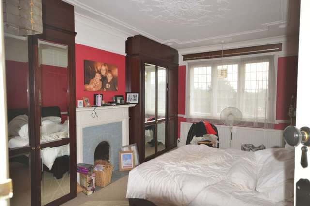  Image of 5 Bedroom Detached for sale at Upton Road  Bexleyheath, DA6 8LX