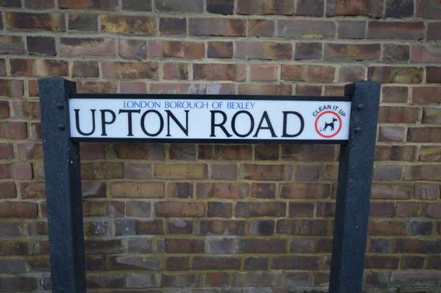  Image of 5 Bedroom Detached for sale at Upton Road  Bexleyheath, DA6 8LX